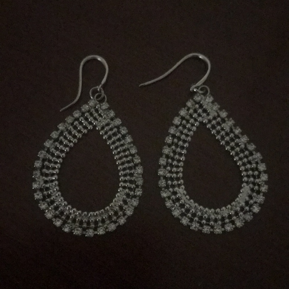 Beautiful earrings - Picture 2 of 4